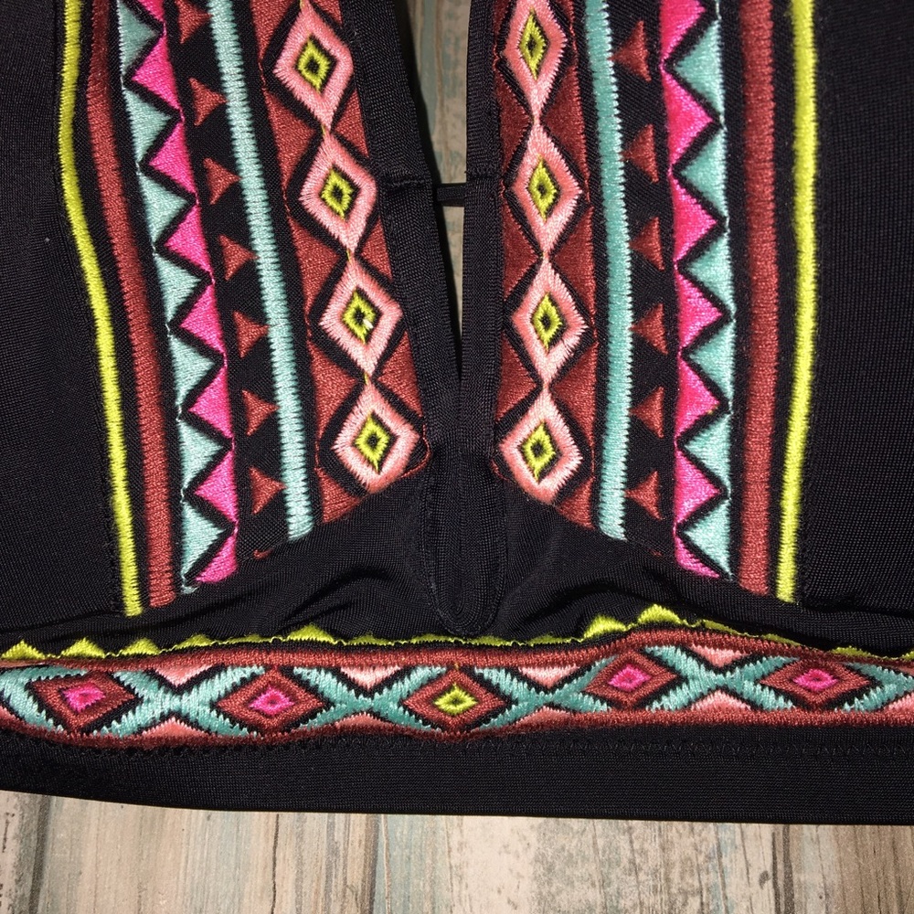 NWT Shade & Shore Black Aztec Embroidered Bikini Top - Picture 4 of 7